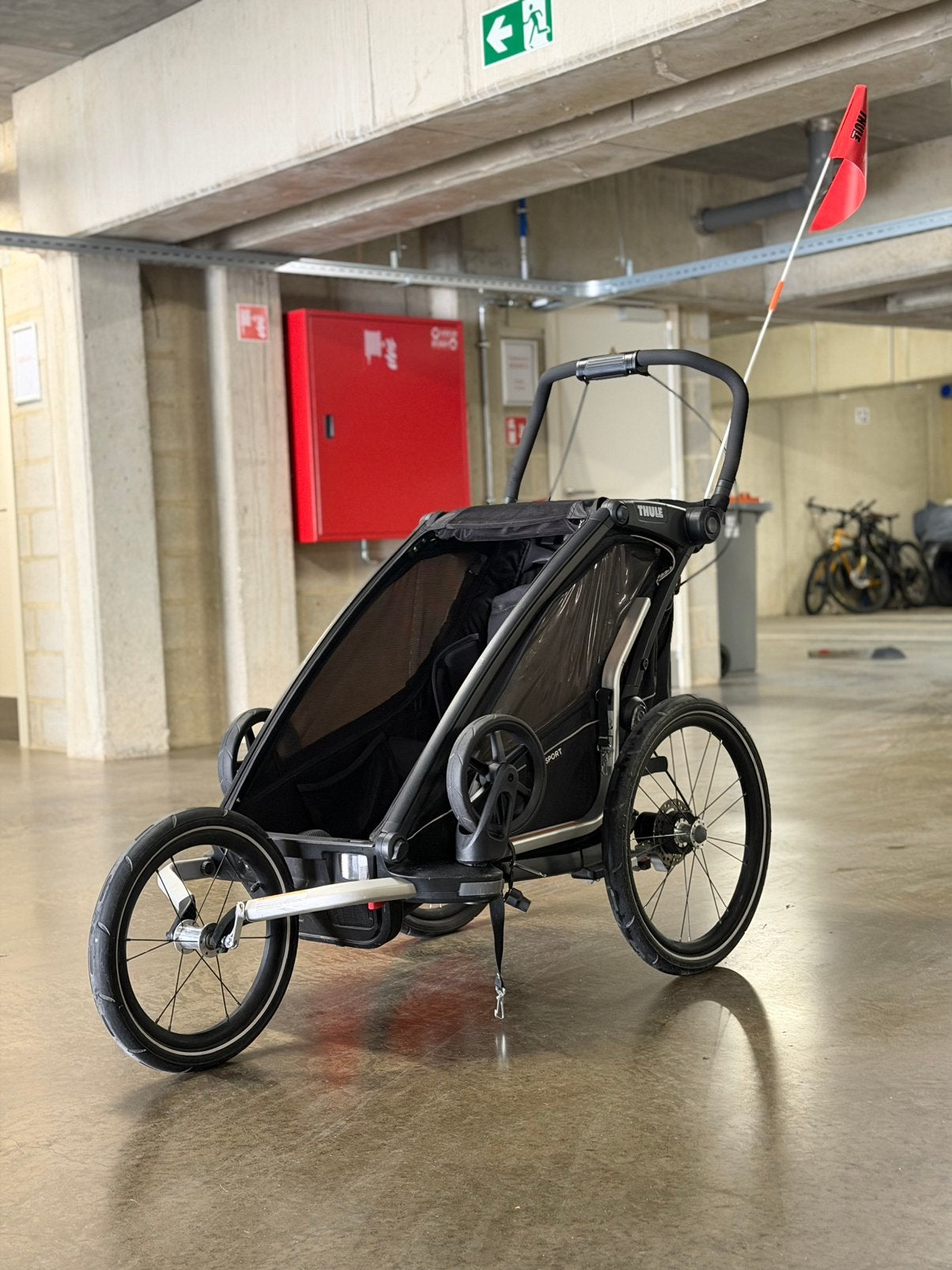 Thule Chariot Sport 1 (2021) – Topstaat – Inclusief fietsset, Fietsen en Brommers, Fietsaccessoires | Aanhangers en Karren, Ophalen