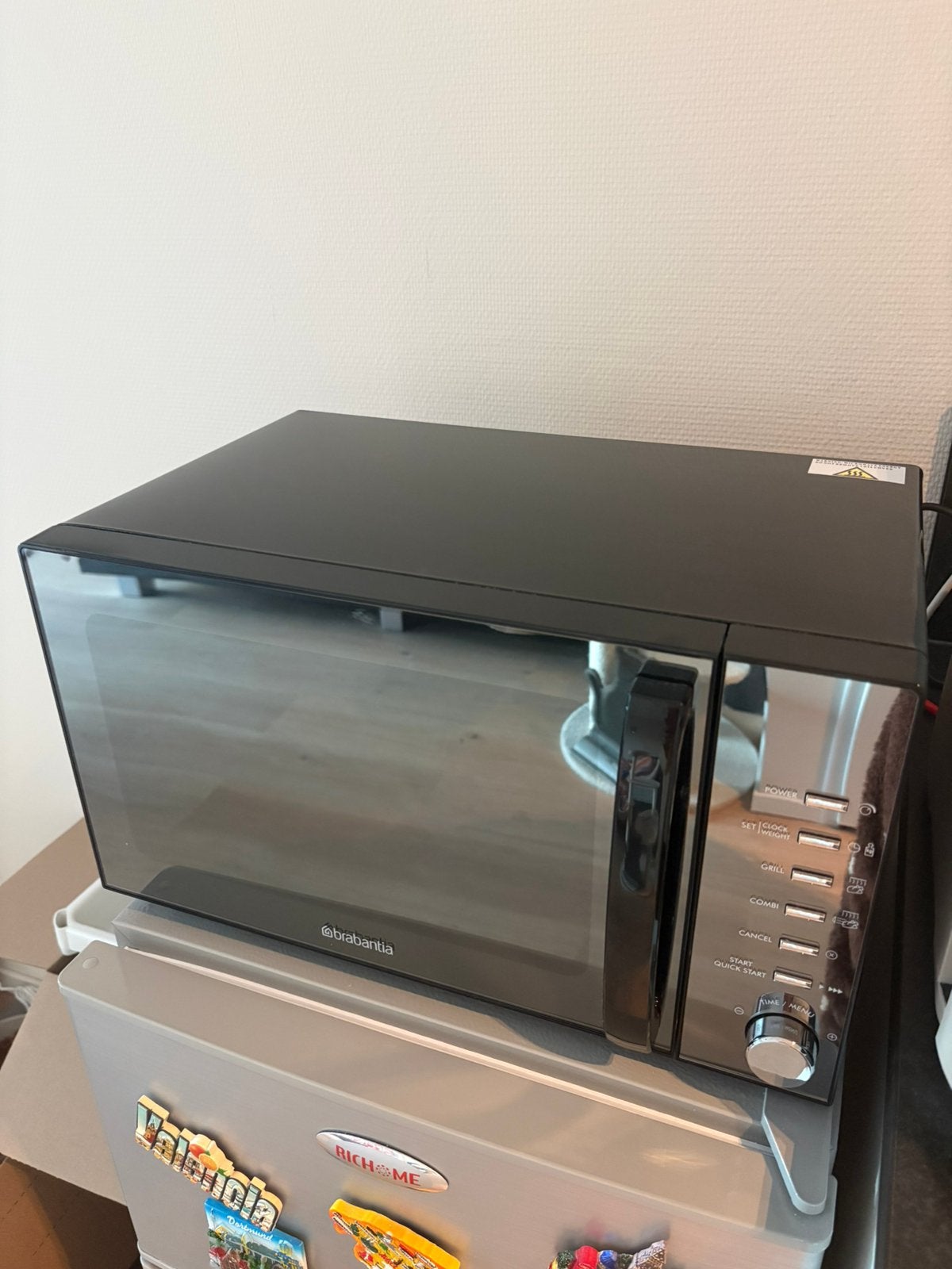 Brabantia magnetron met grillfunctie, Ophalen of Verzenden, Zo goed als nieuw, Grill