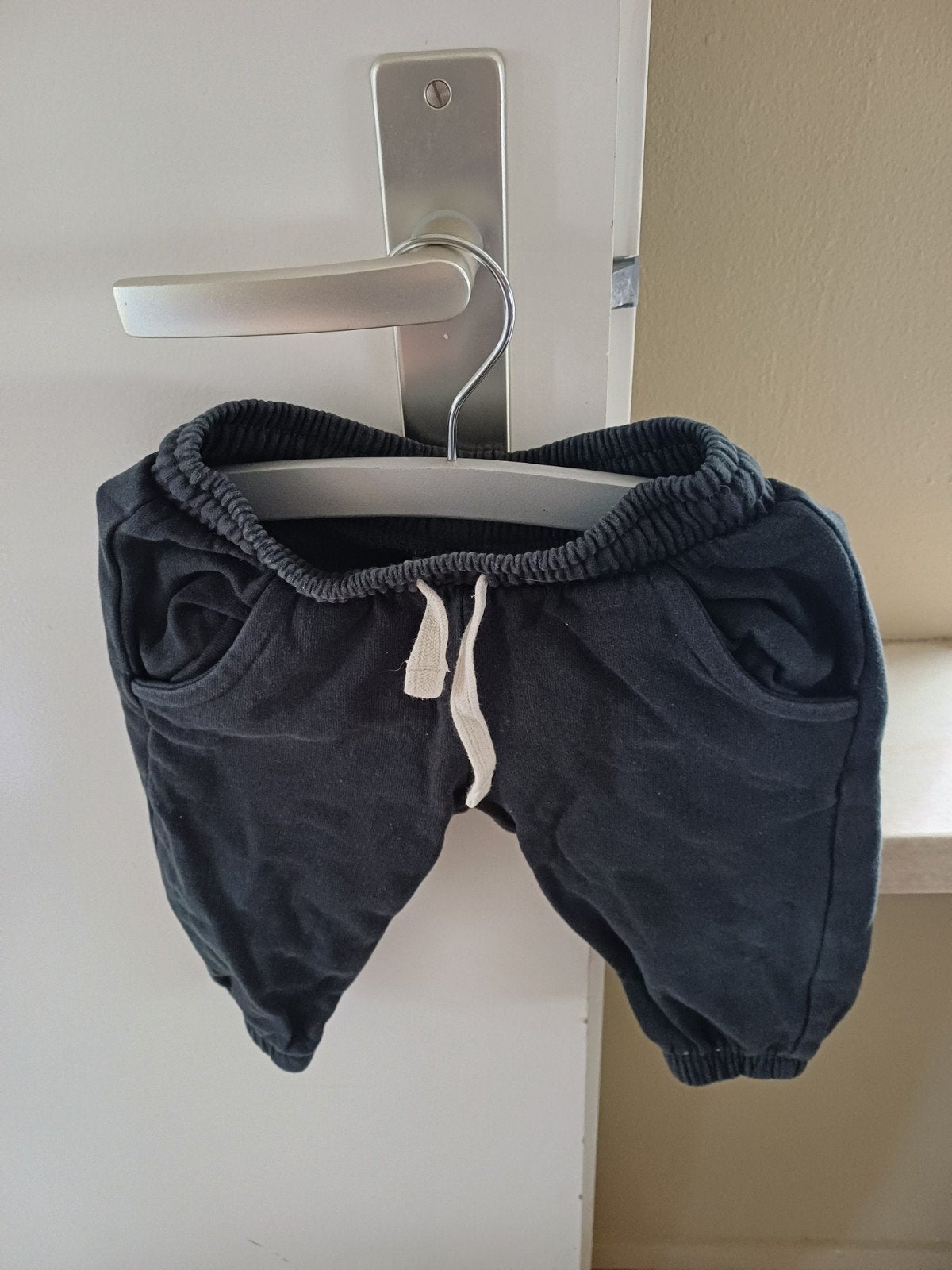 Zwarte joggingbroek maat 80 Hema, Gebruikt, Broekje, Ophalen of Verzenden, Hema