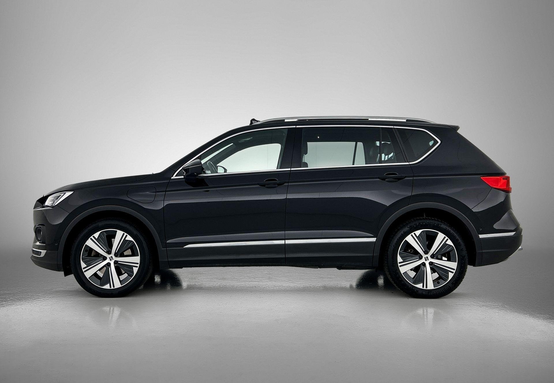 SEAT Tarraco 1.4 TSI e-Hybrid PHEV Xperience Business Intens, 12 maanden, 4 cilinders, Alcantara, Zwart