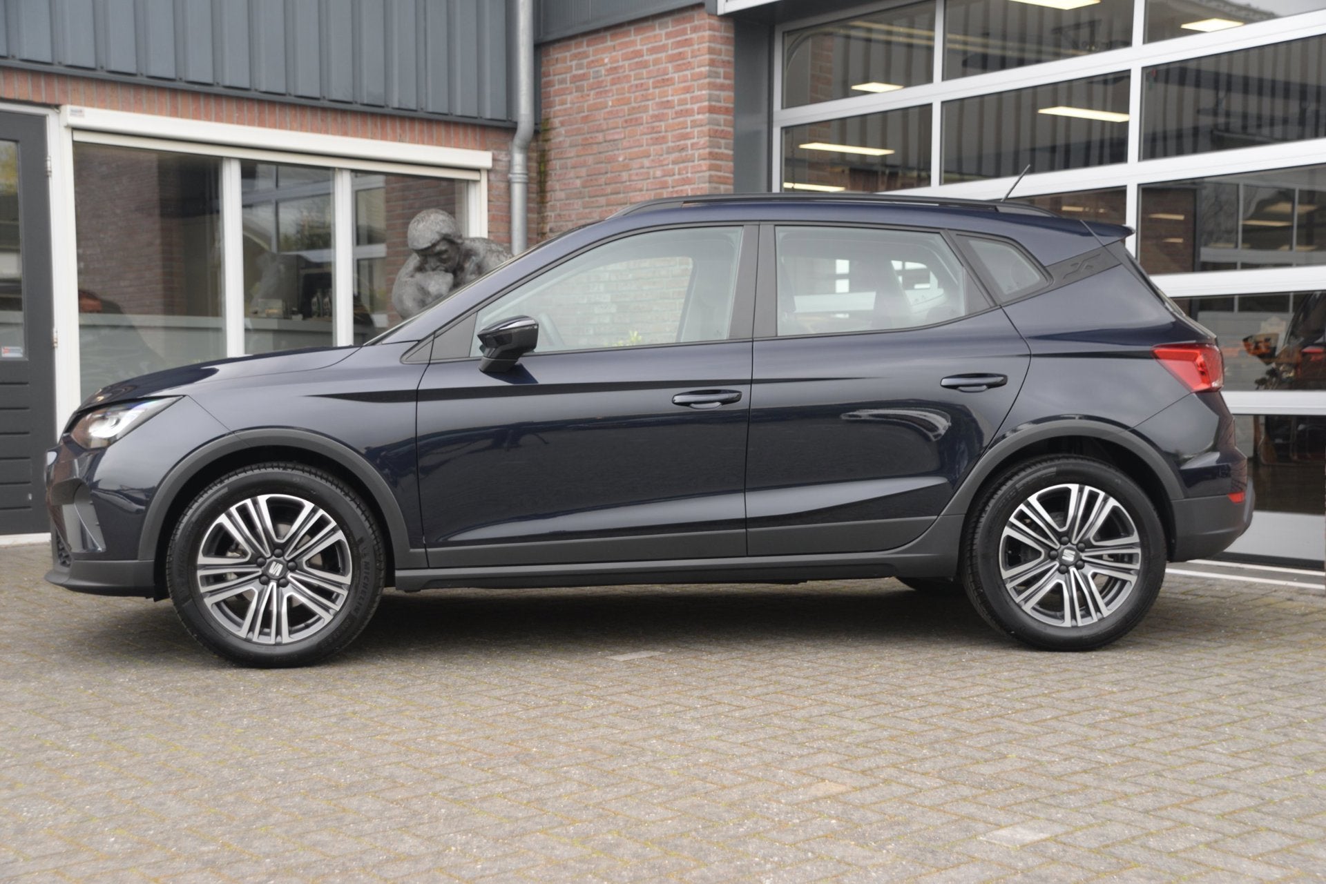 Seat Arona 1.0 TSI Style | Carplay | Park Assist | Climate c, Auto's, Dealer onderhouden, Gebruikt, 95 pk, Blauw