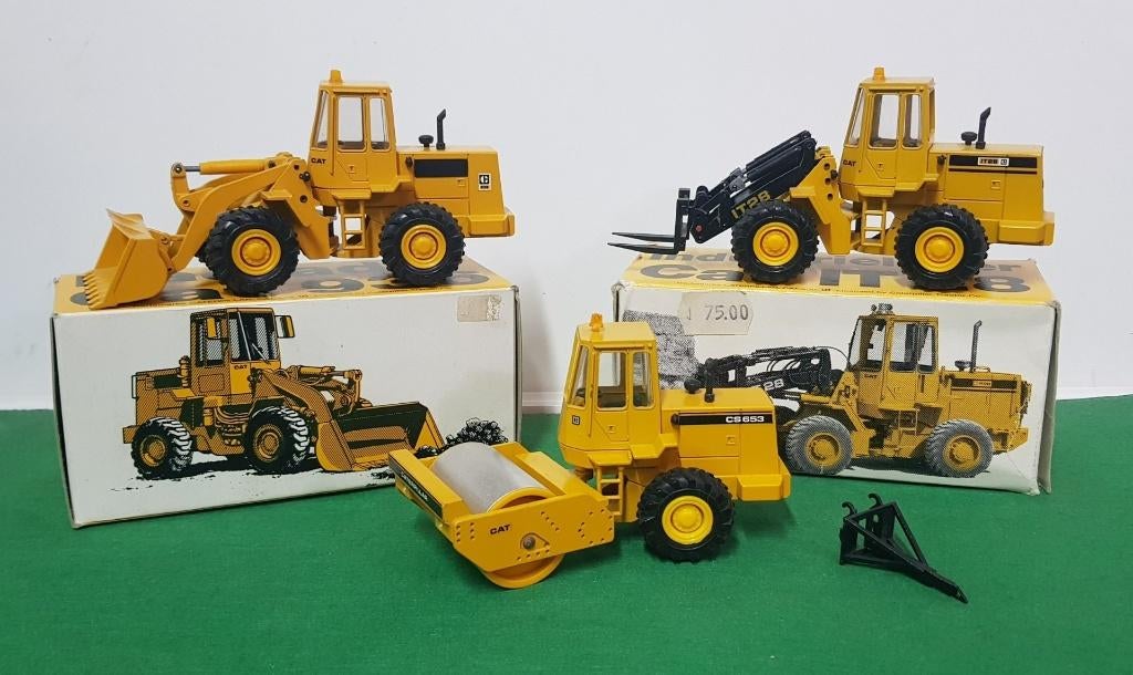 Caterpillar shovel / wals modellen  Conrad 1/50, Ophalen of Verzenden, Zo goed als nieuw, Overige typen, Conrad