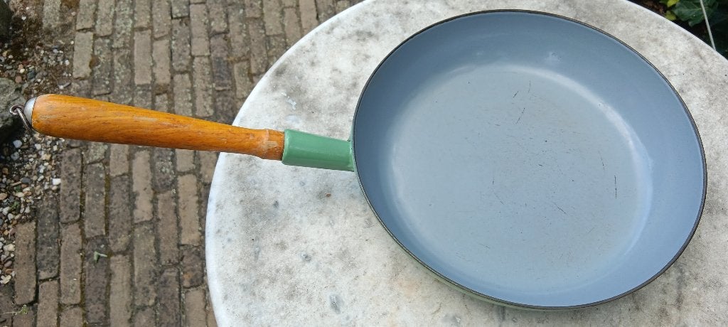 FE BELGIUM DESCOWARE groene gietijzer steelpan 30 cm (LL4), Huis en Inrichting, Keuken | Potten en Pannen, Koekenpan, Gebruikt