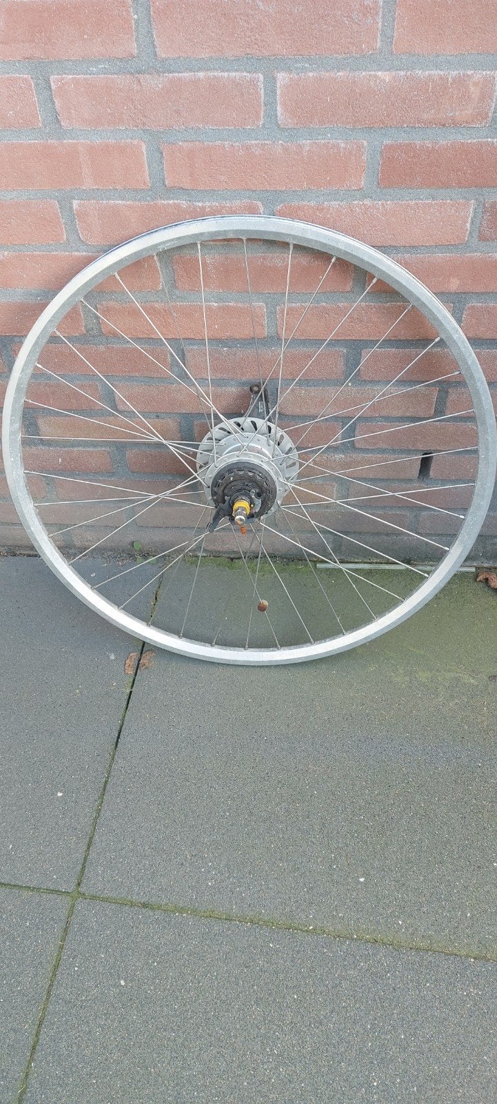Foto 3 van 28 inch achterwiel met Shimano Nexus 8 versnellingen