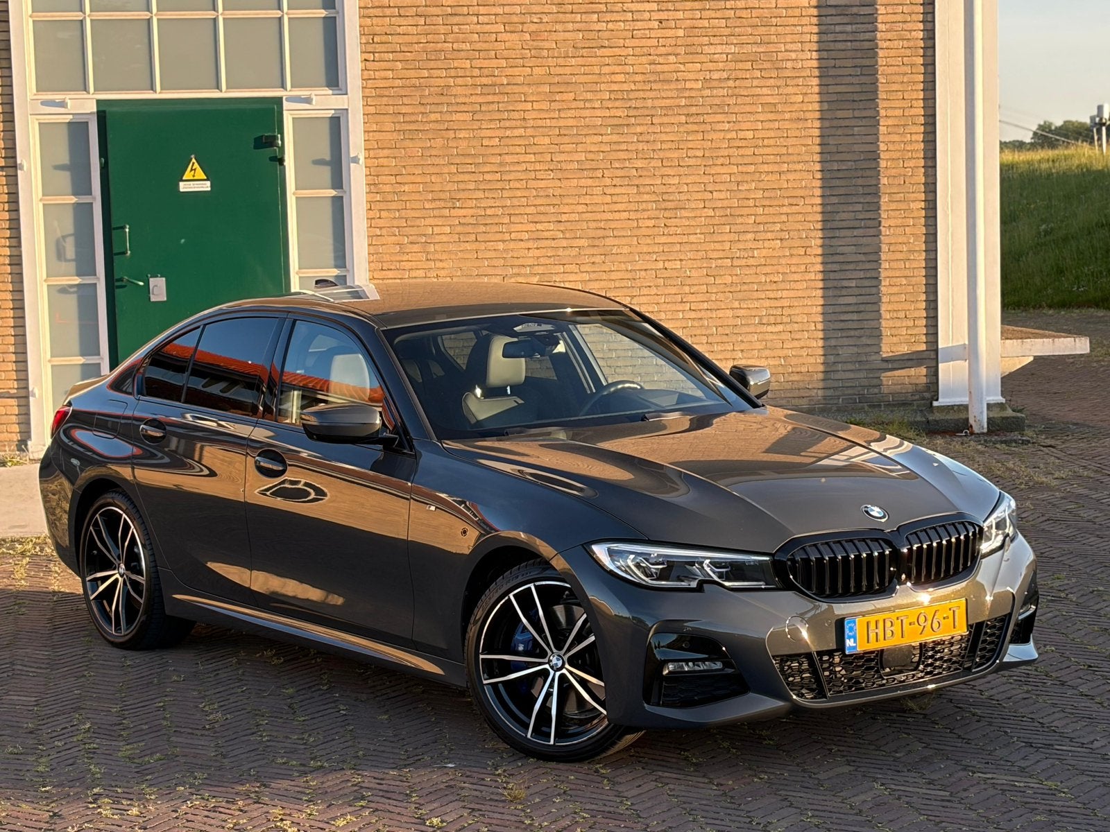 BMW 330e M Sport Dravitgrau Laser 360 cam dealer onderhouden, Auto's, BMW, 1998 cc, Achterwielaandrijving, Zwart, 4 cilinders