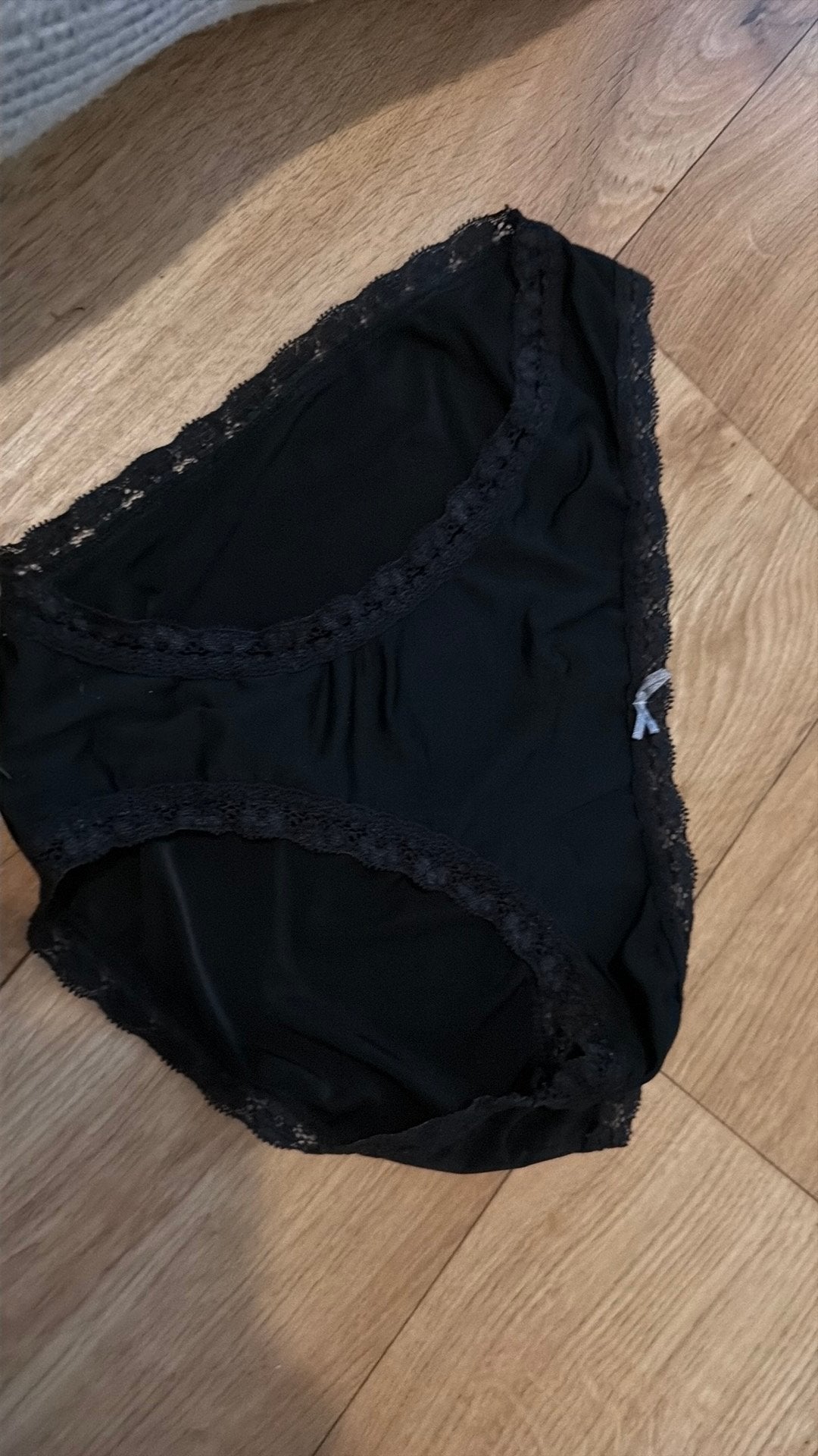 Zwarte kanten slip maat M, Kleding | Dames, Ondergoed en Lingerie, Ophalen of Verzenden, Zwart, Slip