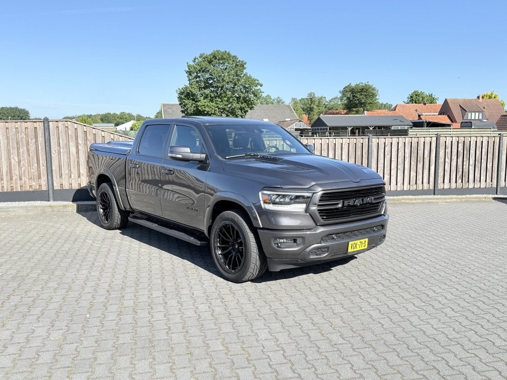 Dodge Ram 1500 5.7 HEMI V8 4x4 CC SPORT PANO 22'' MARGE!, Auto's, Automaat, Gebruikt, 5654 cc, 402 pk
