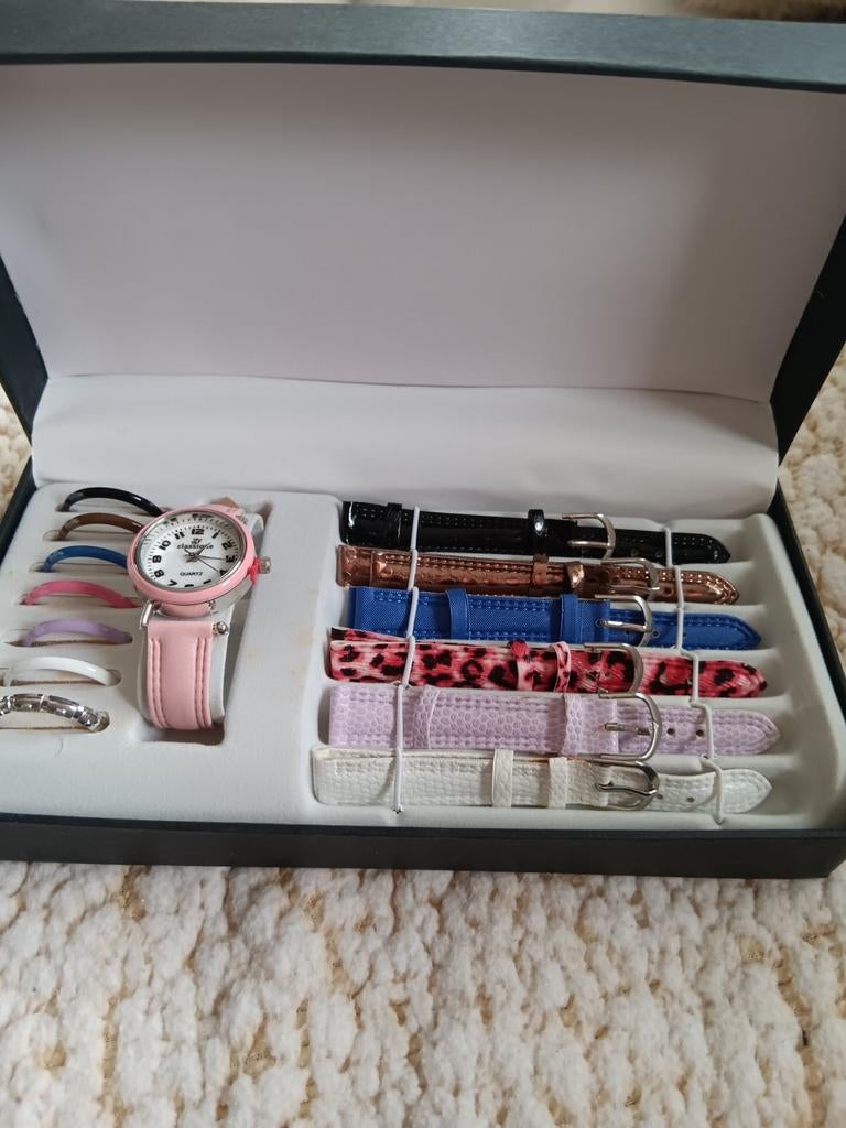 Horloge met div bandjes en ringen, Ophalen of Verzenden, Nieuw, Leer, Overige merken