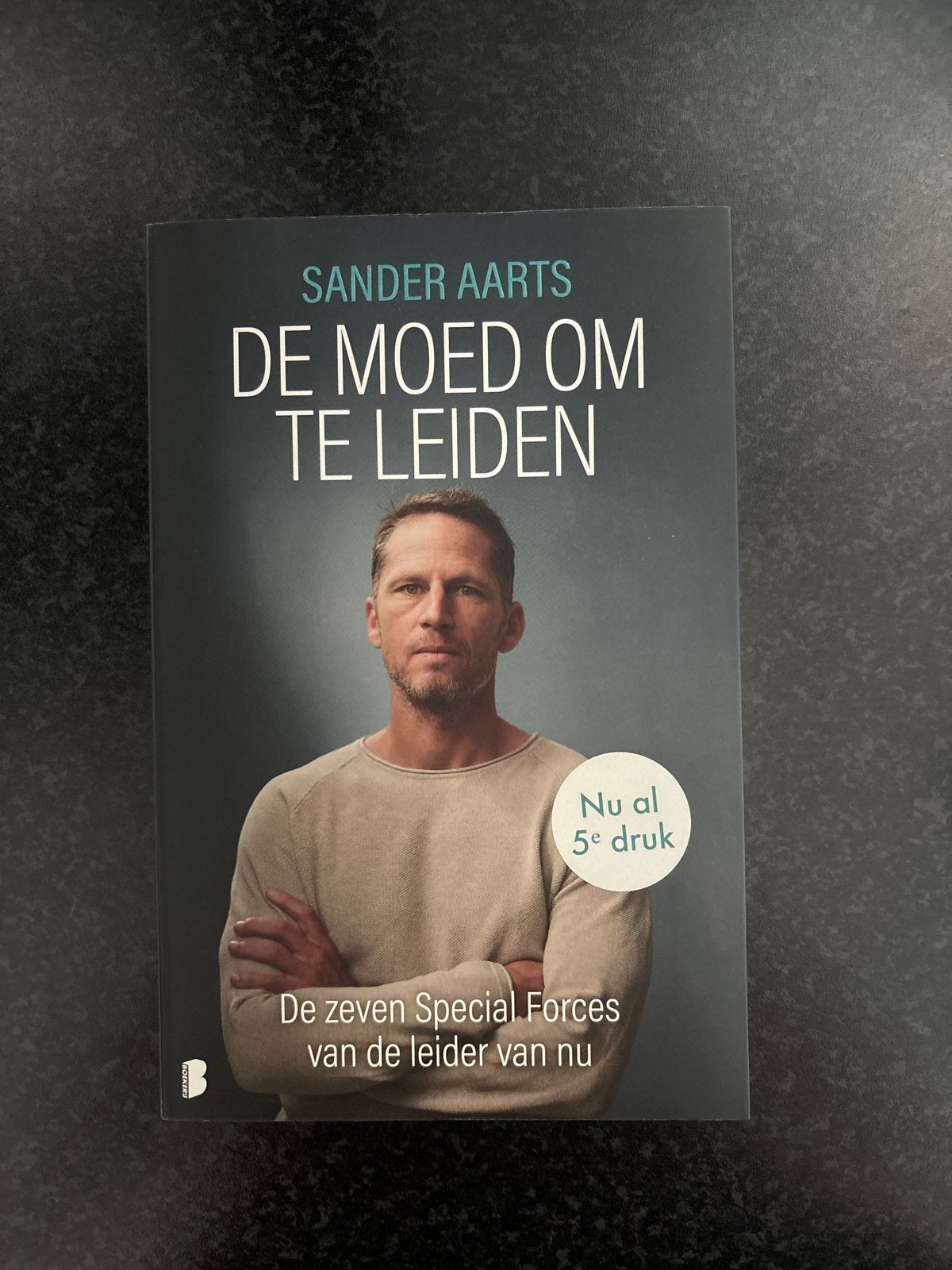 De Moed Om Te Leiden - Sander Aarts (5e druk), Ophalen of Verzenden, Zo goed als nieuw, Nederland