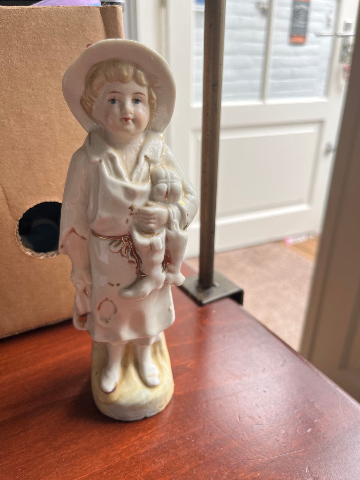 Bisque Antiek Porseleinen Beeldje Jongen met Hond - 19 cm, Ophalen of Verzenden