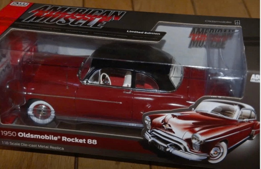 1:18 OLDSMOBILE ROCKET 88 Autoworld in doos WRH, Verzenden, Zo goed als nieuw, Auto, Overige merken