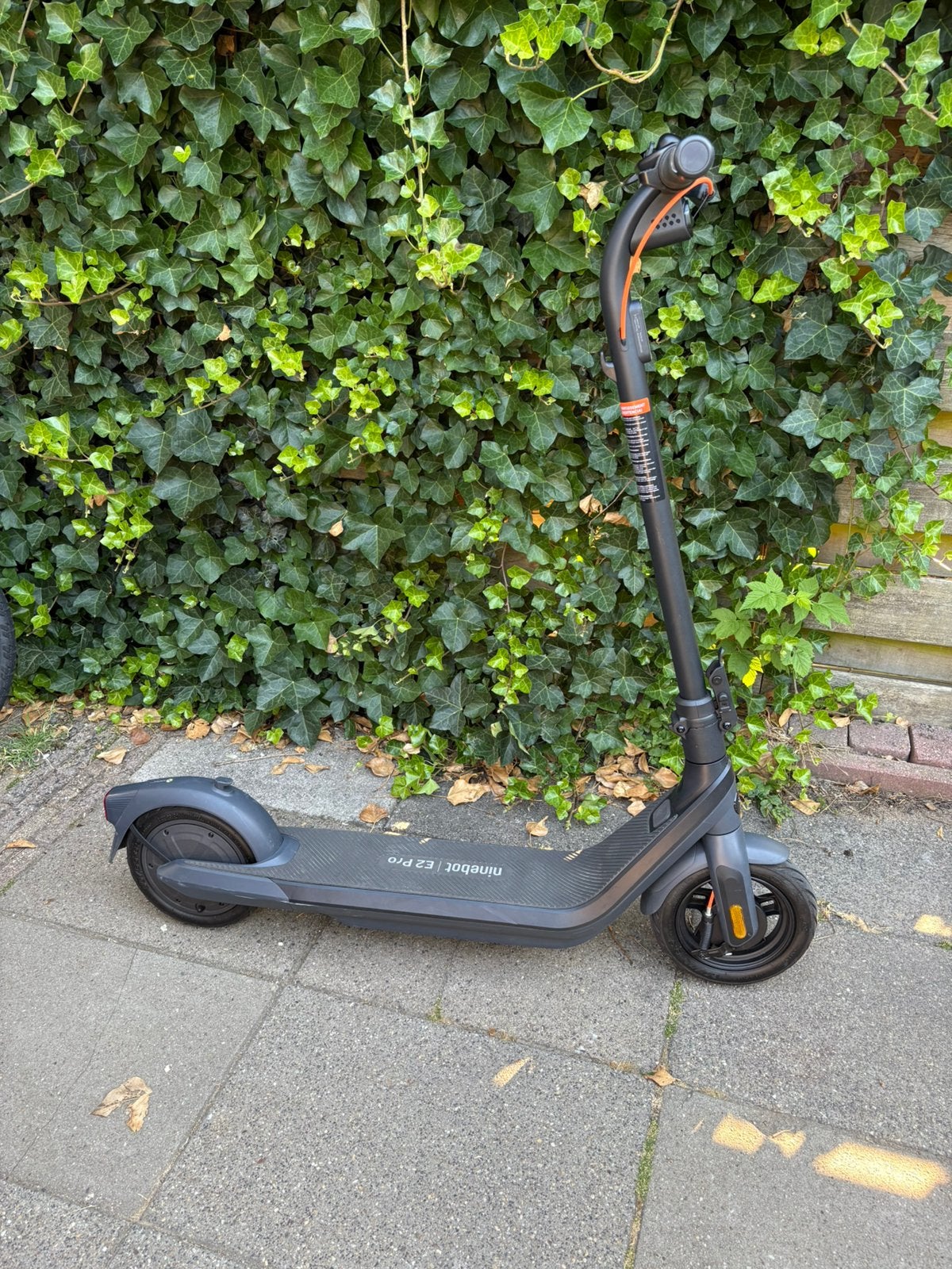 Segway Ninebot E2 pro, Fietsen en Brommers, Steps, Ophalen, Zo goed als nieuw, Elektrische step (E-scooter)