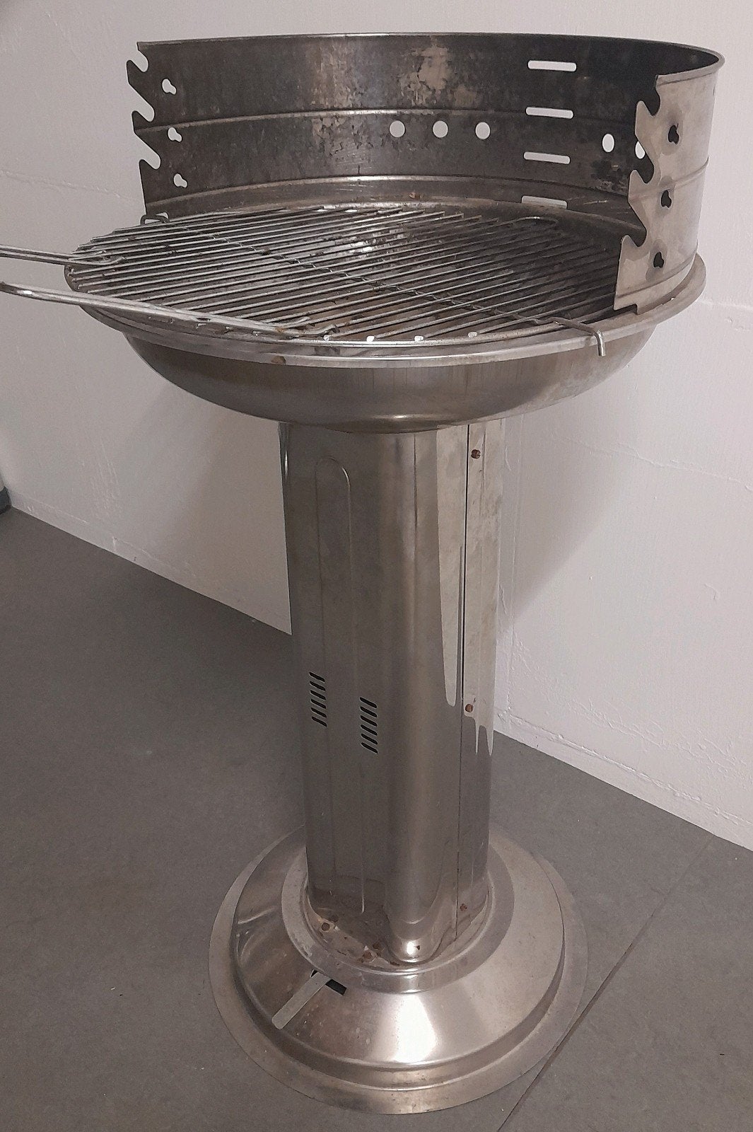 Roestvrijstalen barbecue met standaard, Ophalen, Gebruikt, Onbekend