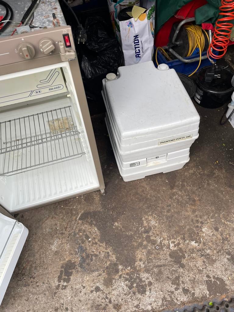 Chemisch toilet, Ophalen, Zo goed als nieuw, Kombuis en Sanitair