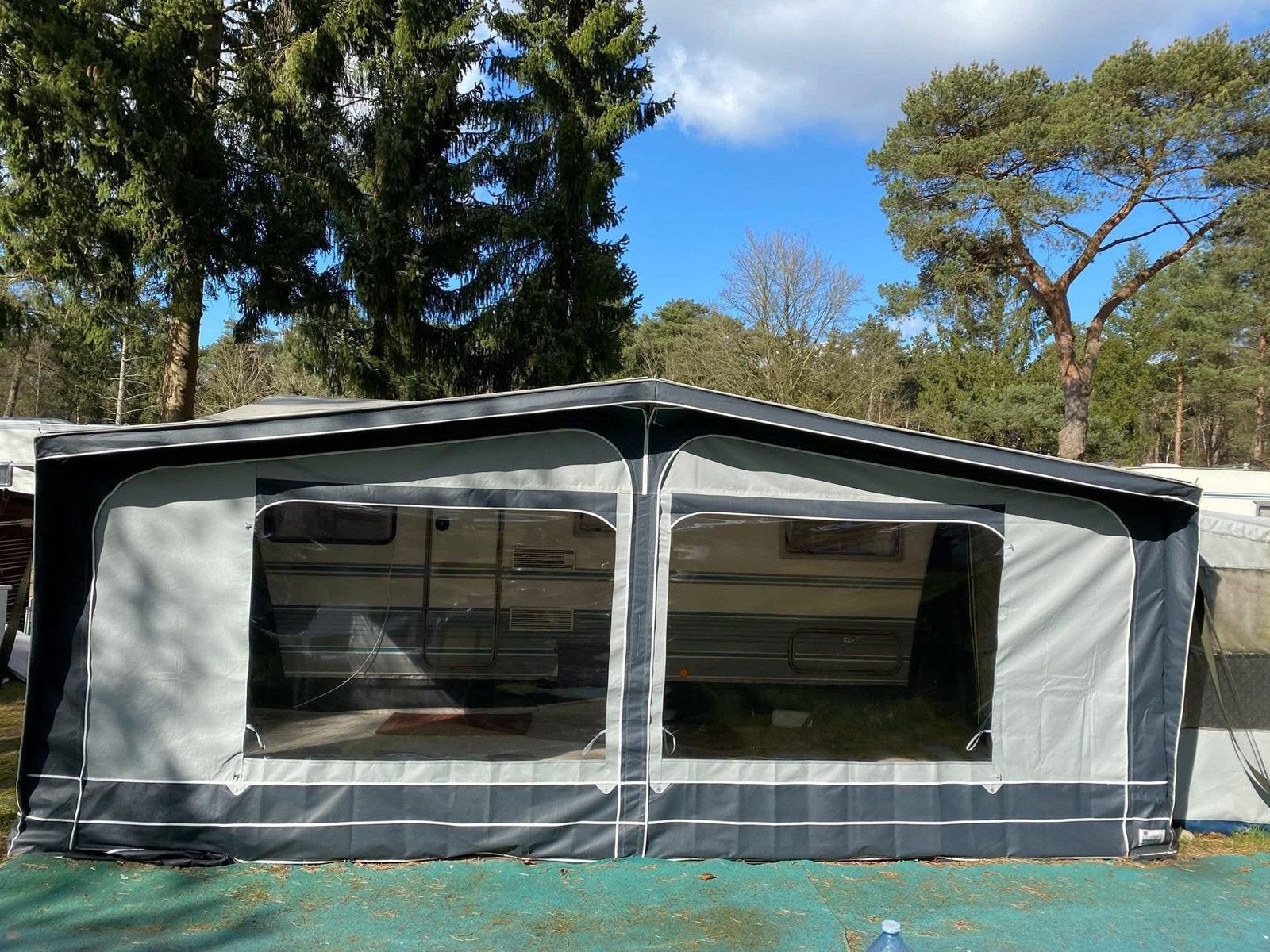 Voortent hypercamp granada 270 maat 12 incl stalenframe, Ophalen, Zo goed als nieuw, Tot en met 4