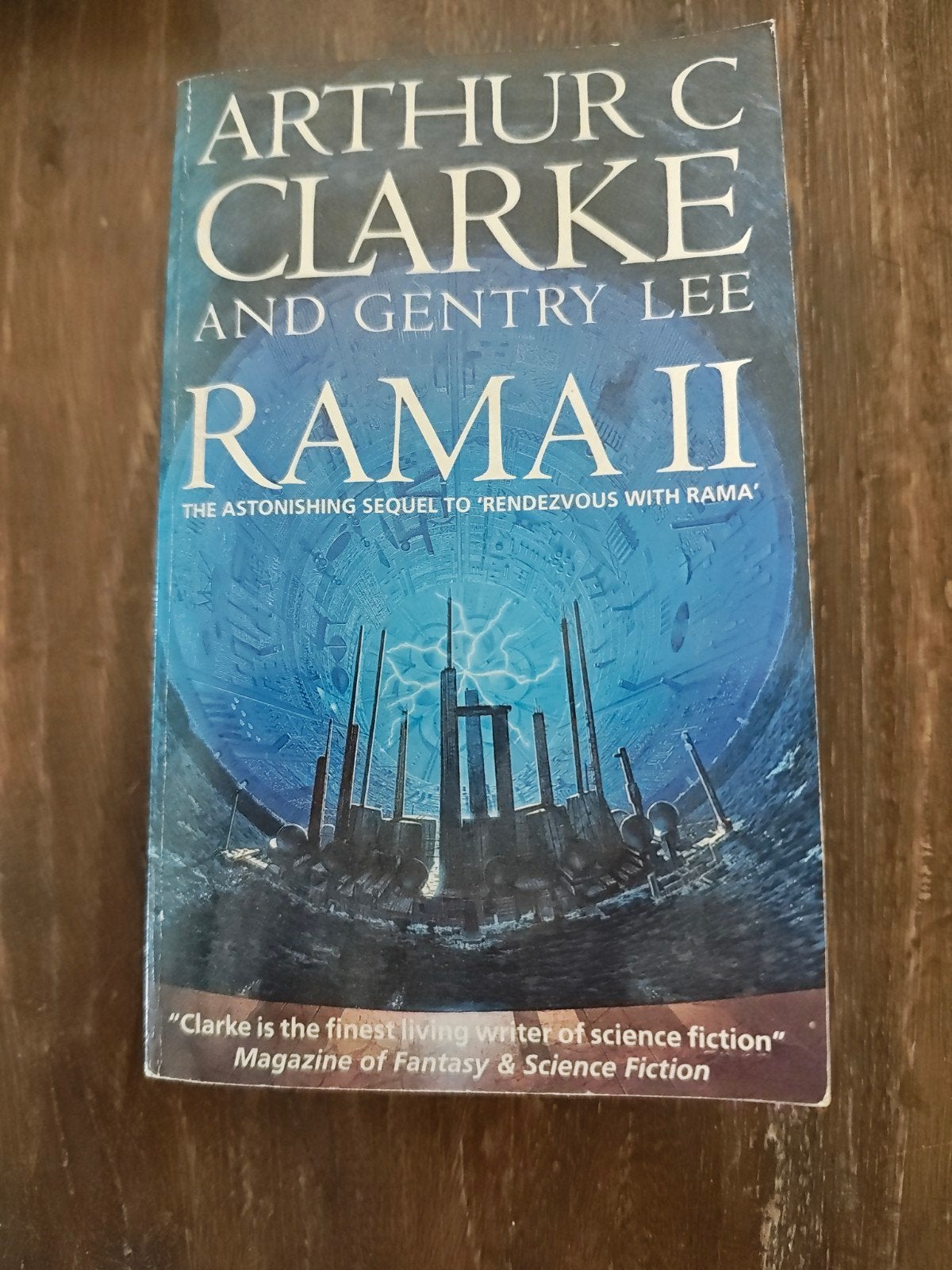 Rama II - Arthur C. Clarke & Gentry Lee (Sciencefiction), Boeken, Ophalen of Verzenden, Gelezen, Arthur C. Clarke & Gentry Lee
