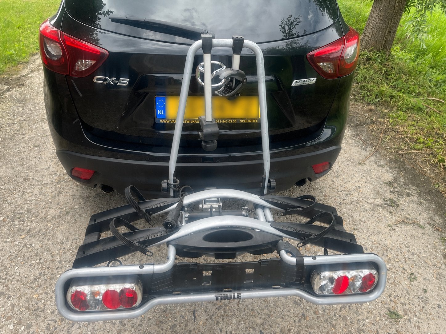 Thule kantelbare fietsen drager, Gebruikt, Ophalen of Verzenden, 2 fietsen, Trekhaakdrager