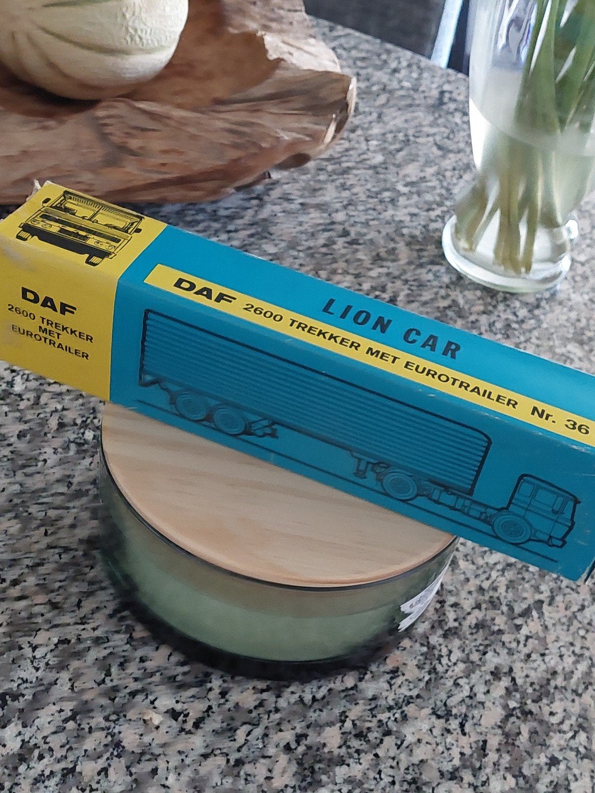 LION CAR : DAF 2600 TREKKER MET EUROTRAILER NR 36 IN DOOS., Ophalen of Verzenden, Nieuw, Bus of Vrachtwagen, Lion Toys