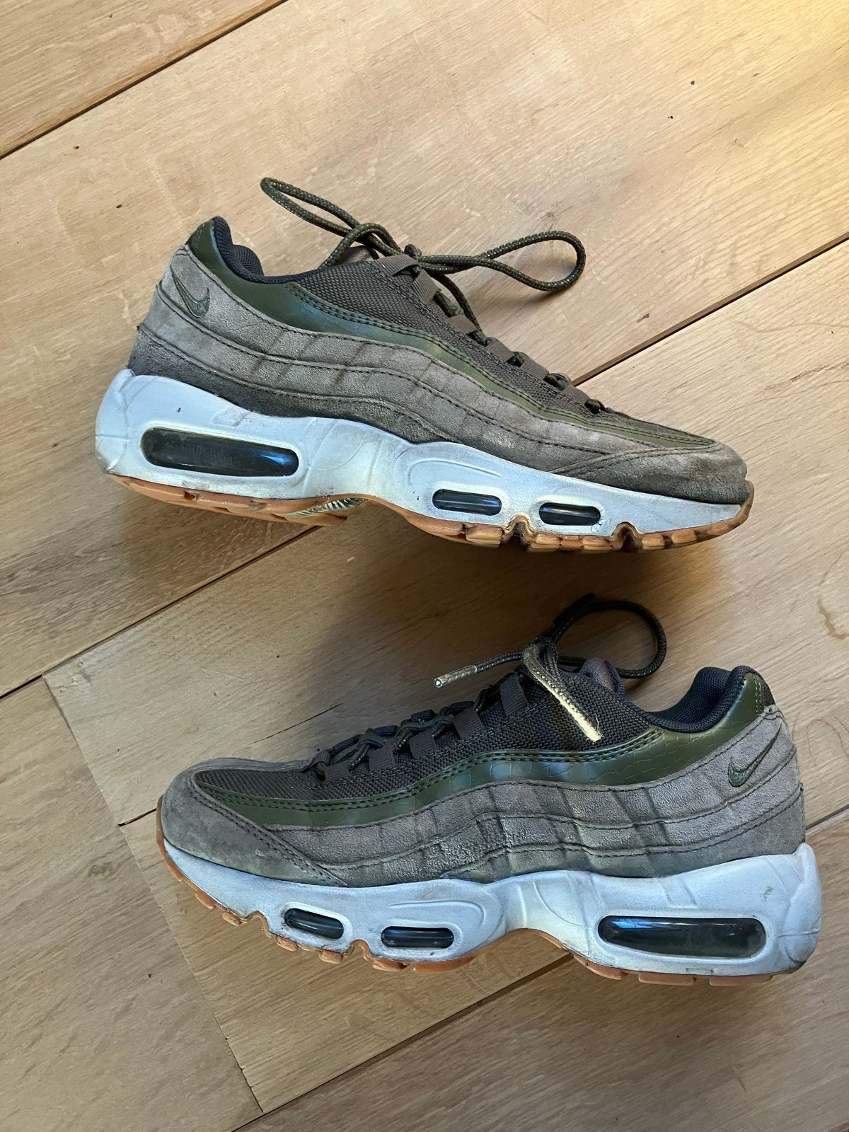 Nike Air Max 95 sneakers maat 39 - Donkergroen, Kleding | Dames, Schoenen, Ophalen of Verzenden, Groen, Sneakers of Gympen, Zo goed als nieuw