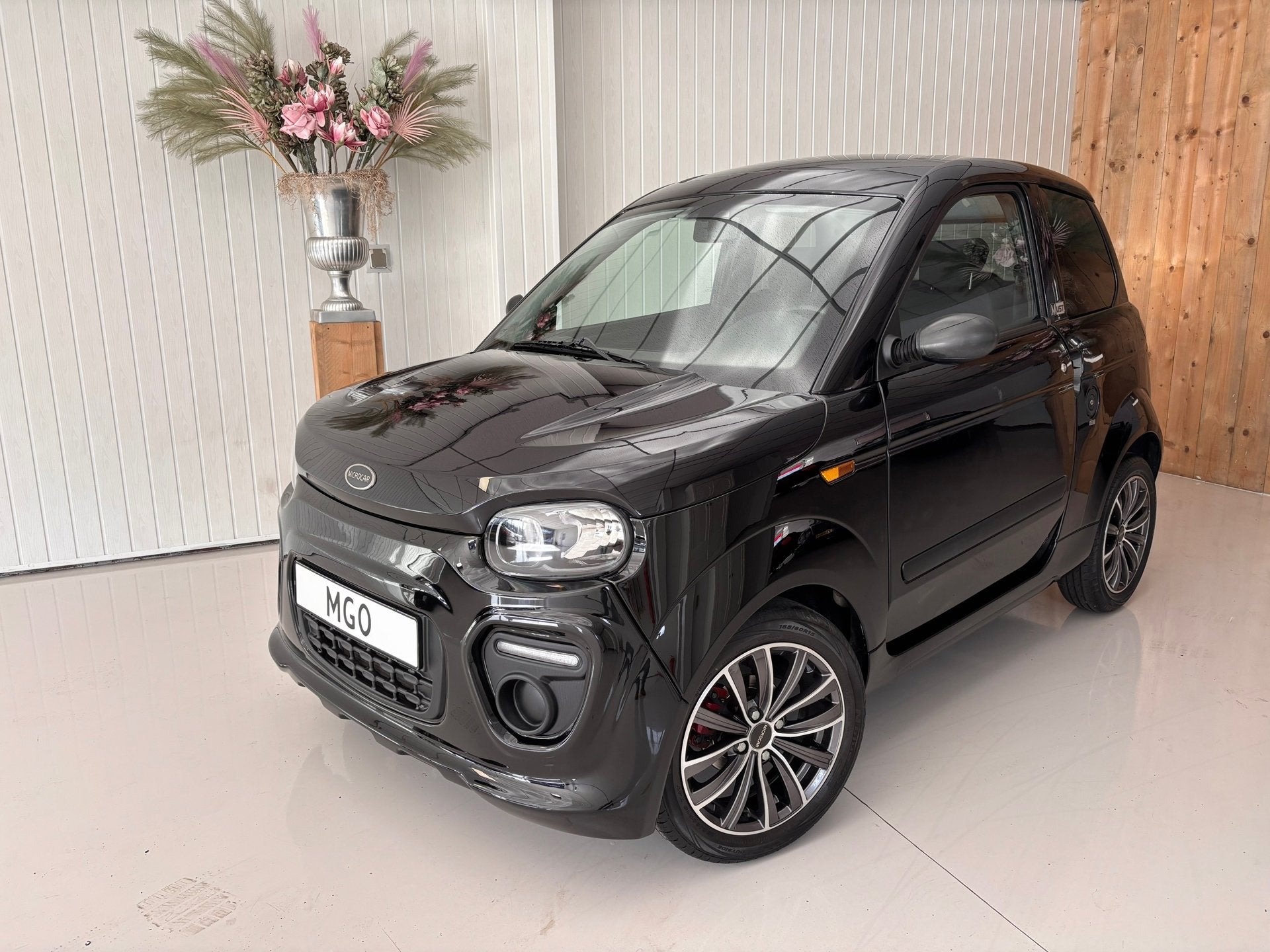 Microcar Brommobiel M.GO 6 MUST, CAMERA, 2021, 14456 KM, NIE, MICROCAR, Valkenweg 196
7331HK  APELDOORN, NL, Info@hjmmulder.nl
