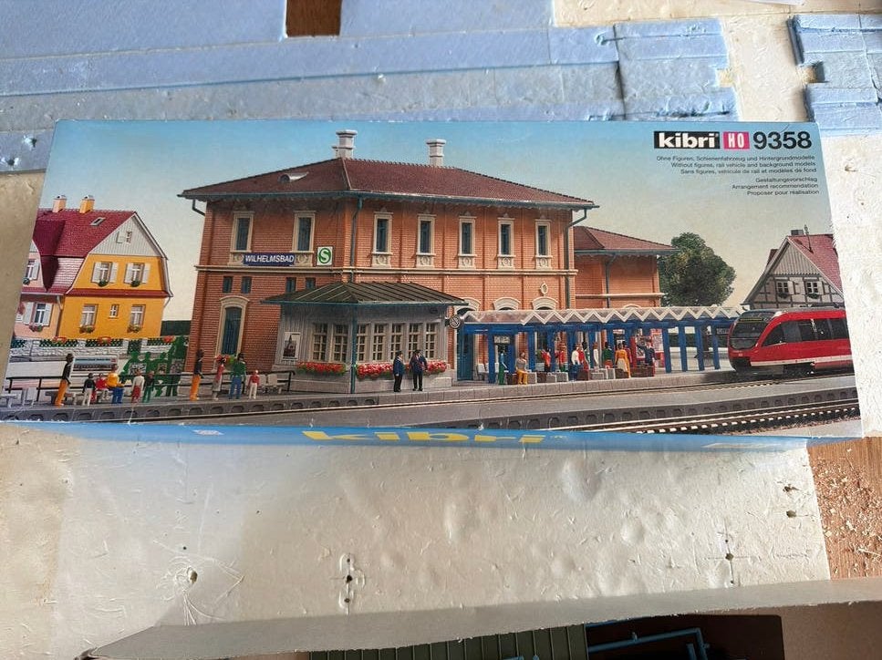 Kibri H0 9358 - Station "Wilhelmsbad" (deels gebouwd), Ophalen, Gebruikt, Brug, Tunnel of Gebouw, Overige merken