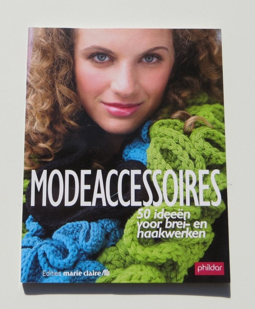 MarieClaire Editie M4654: Modeaccessoires - breien en haken, Ophalen of Verzenden, Zo goed als nieuw, Breien of Haken, Patroon of Boek