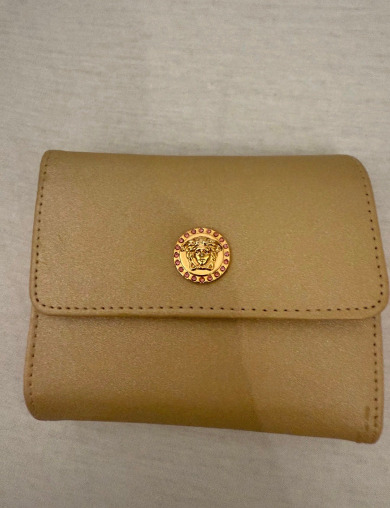 Versacetrifold portemonnee Met Beige, Medusa&roze kristallen, Overige merken, Beige, Nieuw, Ophalen of Verzenden