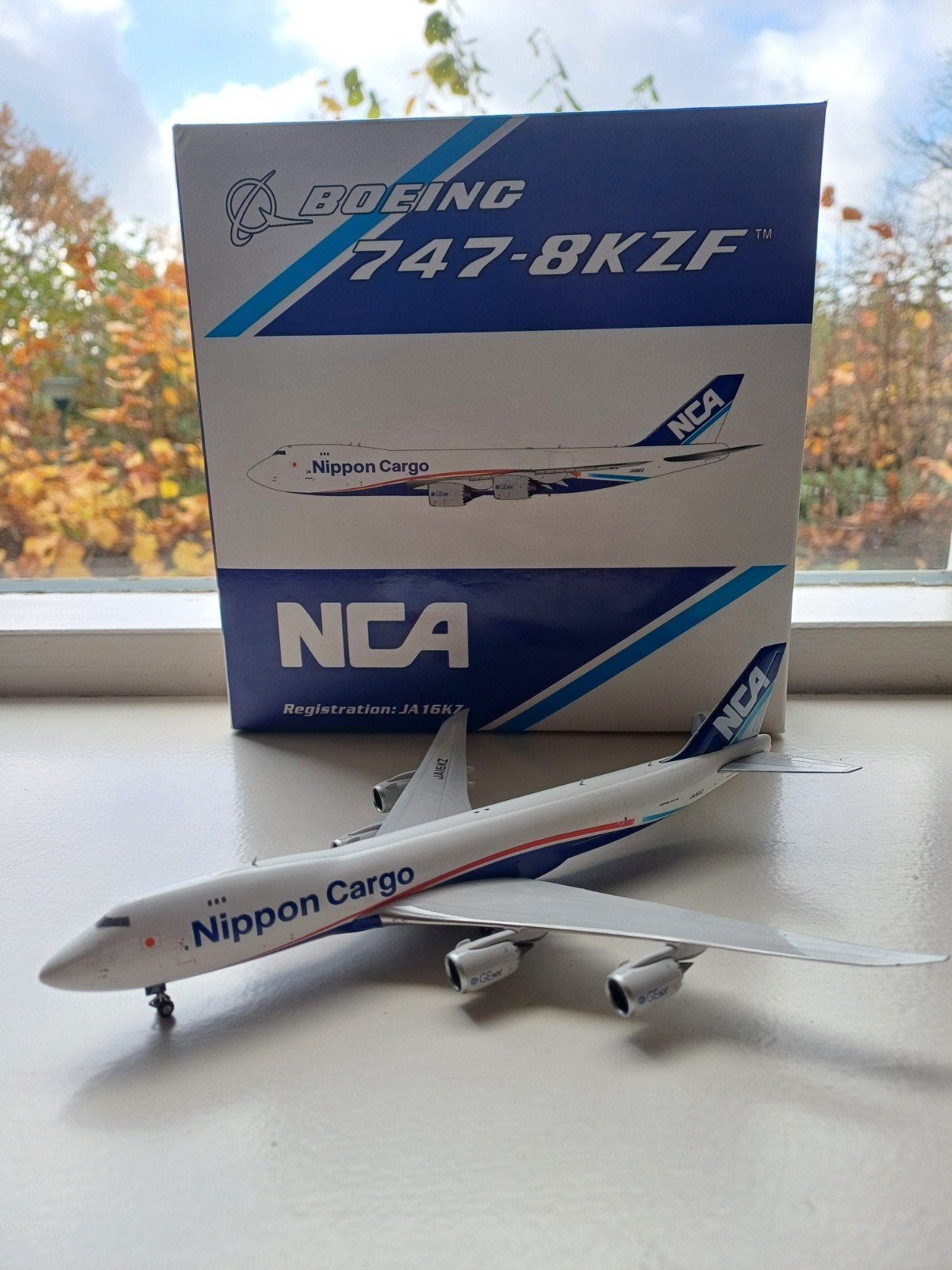 Nippon Cargo 747-8f, Ophalen of Verzenden, Zo goed als nieuw, Schaalmodel
