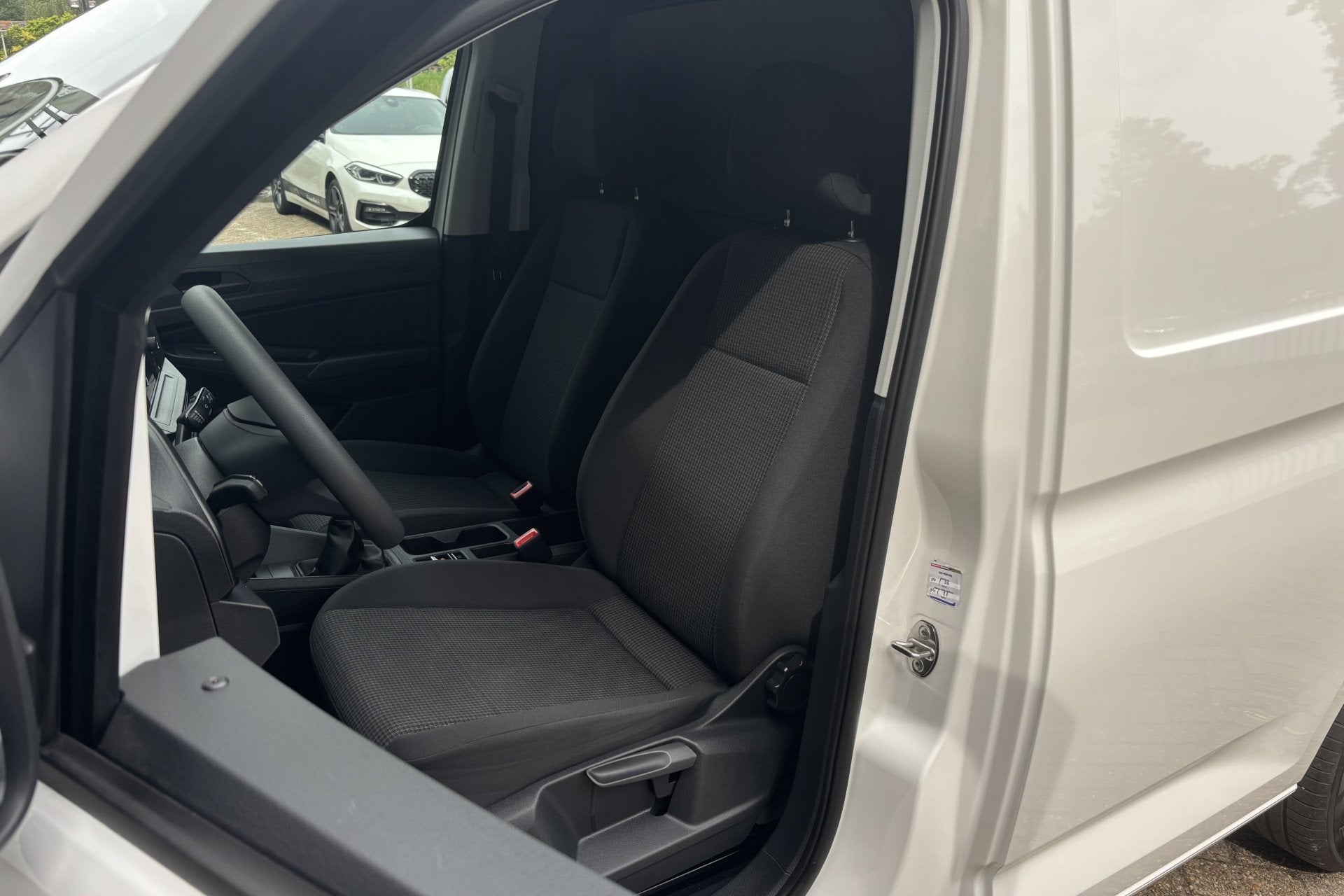 Volkswagen Caddy Cargo 1.5 TSI | Airco | PDC A | DAB | Cruis, Voorwielaandrijving, Stof, Zwart, 4 cilinders
