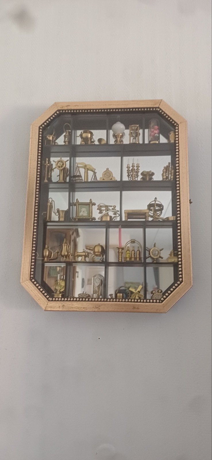 letterbak  met  spiegel  ..met  miniaturen, Ophalen, Zo goed als nieuw