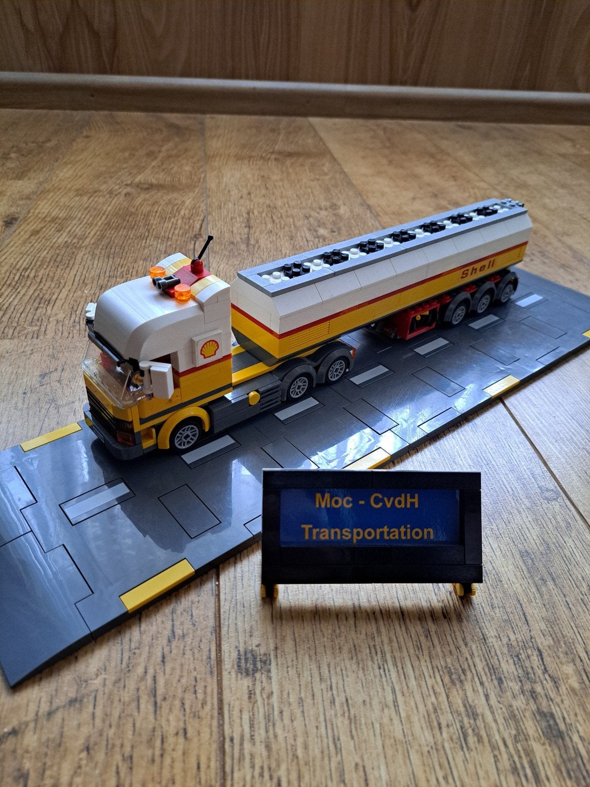 Lego City MOC Trekker met Shell Tanktrailer Uniek, City, MOC (eigen creatie), Lego, Ophalen of Verzenden