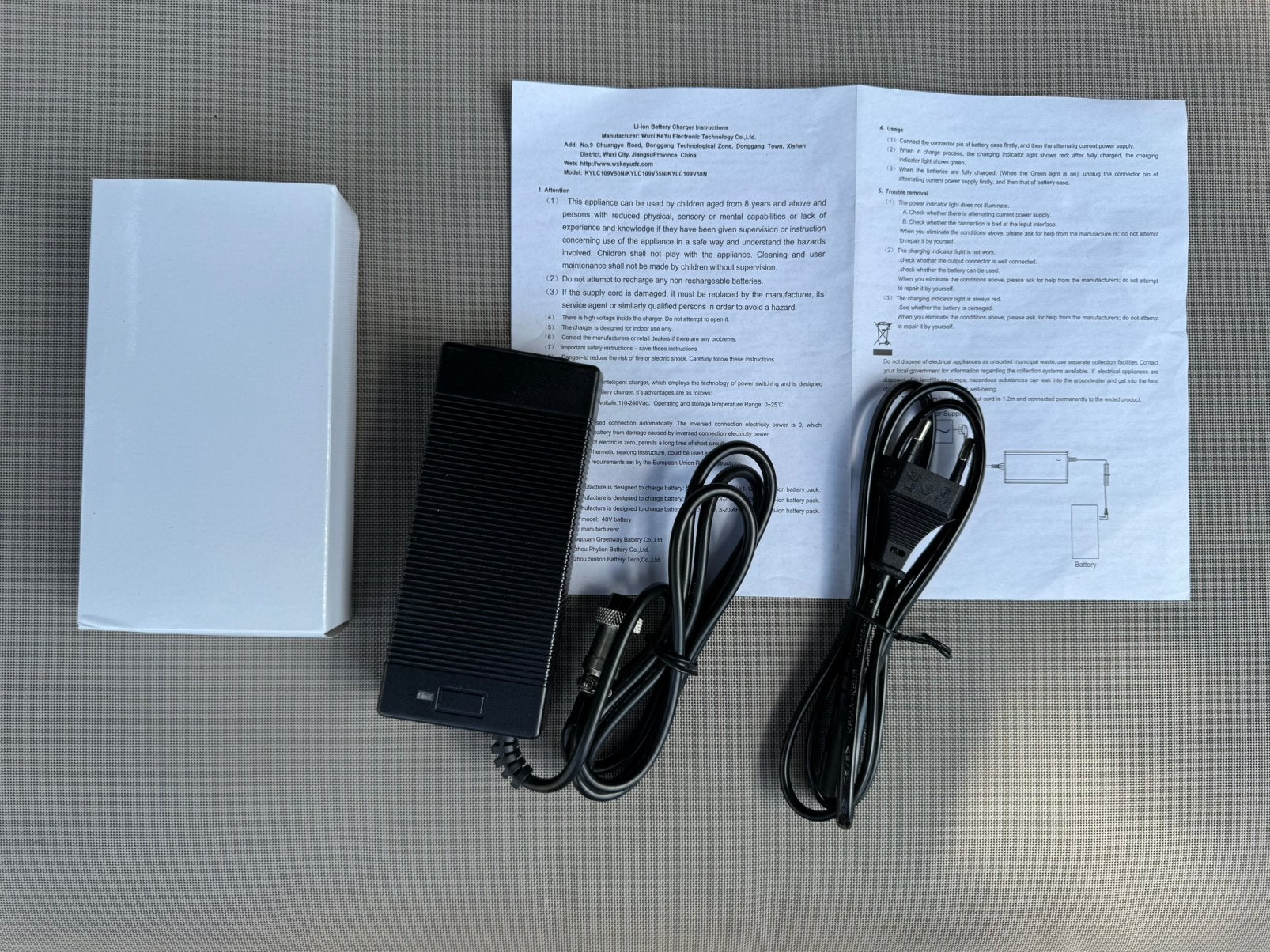 36V 2A acculader / batterijlader / 3 pins aansluiting, Ophalen of Verzenden, Nieuw