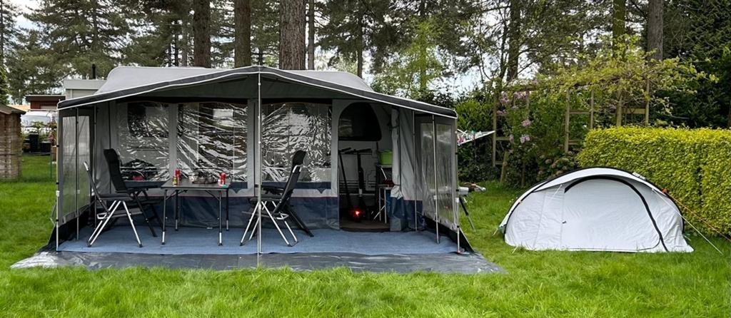 Voortentluifel voor seizoensplekken, Caravans en Kamperen, Voortenten en Luifels, Ophalen, Zo goed als nieuw, Polyester, Brand