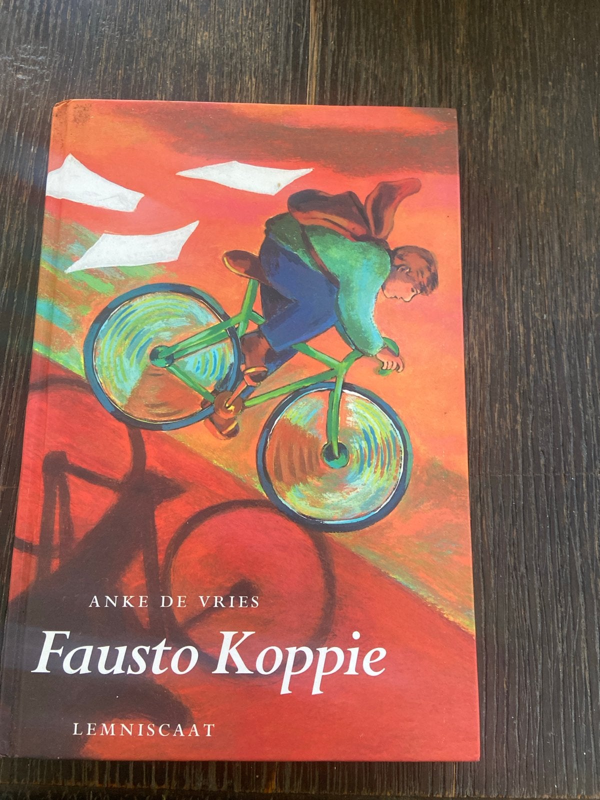 Fausto Koppie - Anke de Vries (Kinderboek), Ophalen of Verzenden, Gelezen, Fictie