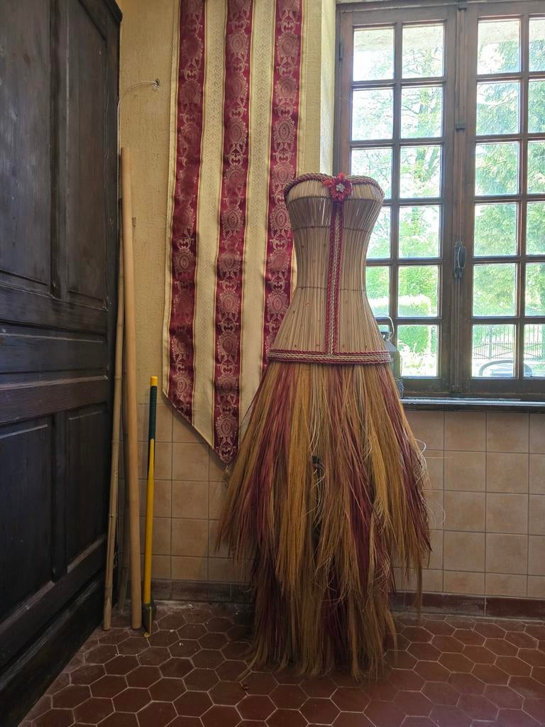 Decoratieve Mannequin van Natuurlijk Materiaal, Ophalen of Verzenden