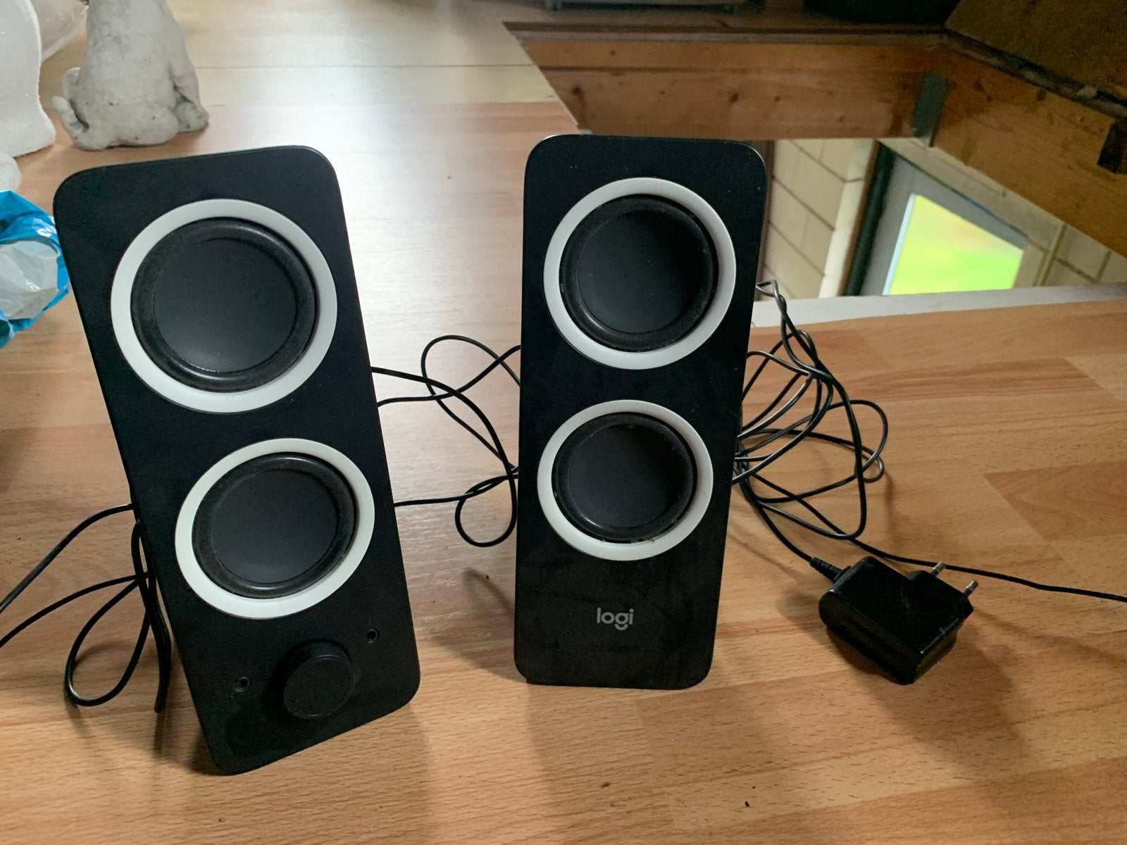 Logitech 2.0 Luidsprekerset - Zwart met Wit, Ophalen of Verzenden, Gebruikt, Audiokanaal 2