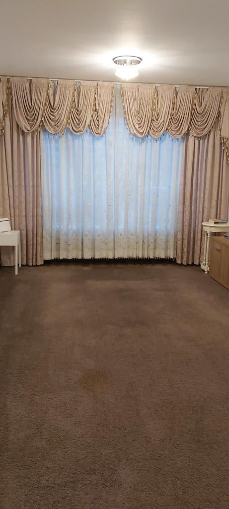 Groot bruin tapijt 650x360cm, Huizen en Kamers, Kamers te huur
