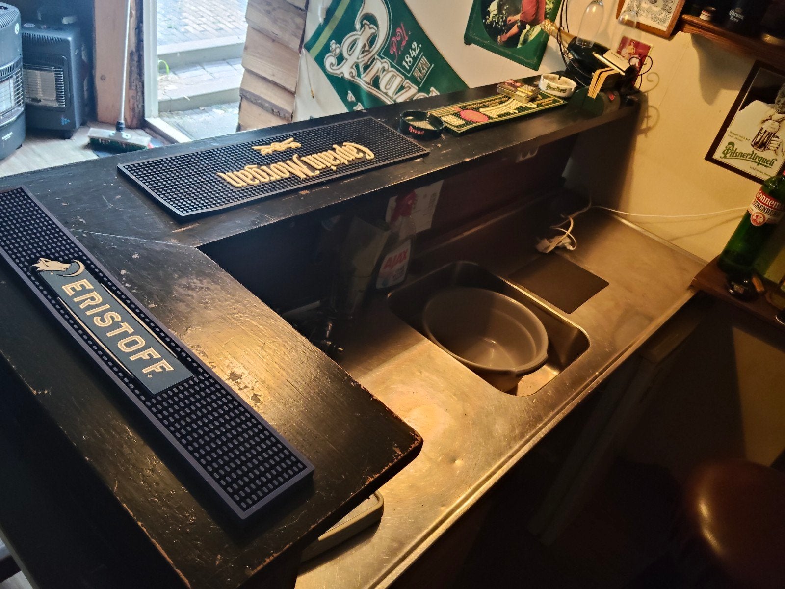 Houten bar met spoelbak inclusief 5 barkrukken!, Huis en Inrichting, Ophalen, Gebruikt