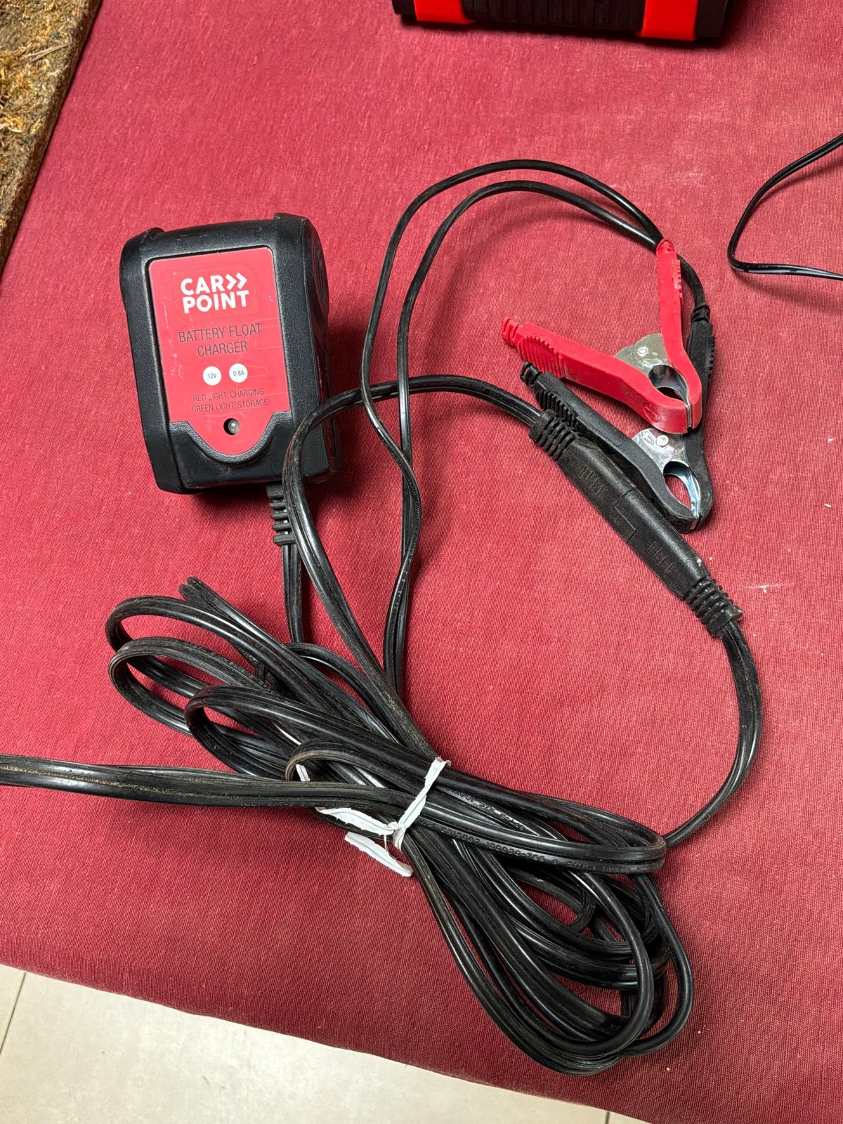 Car Point Battery Float Charger 12V 0.8A/druppelaar, Gebruikt