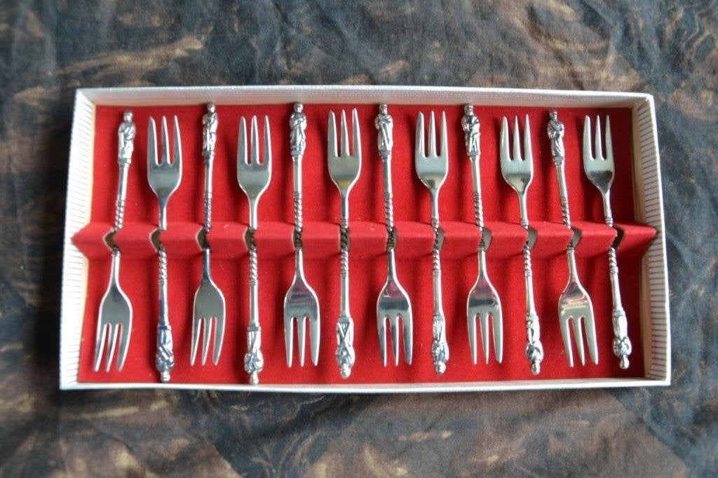 12 verzilverde apostelvorkjes in oud doosje., Antiek en Kunst, Ophalen of Verzenden