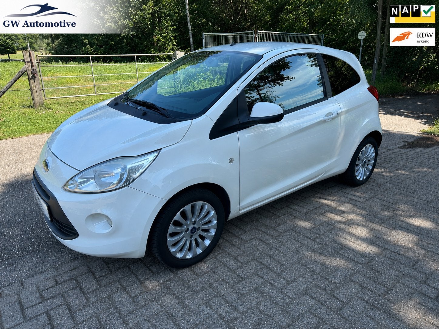 Ford Ka 1.2 51KW 2010 Wit, Auto's, Ford, Bedrijf, Te koop, Ka, ABS, Airbags, Airconditioning, Boordcomputer, Centrale vergrendeling