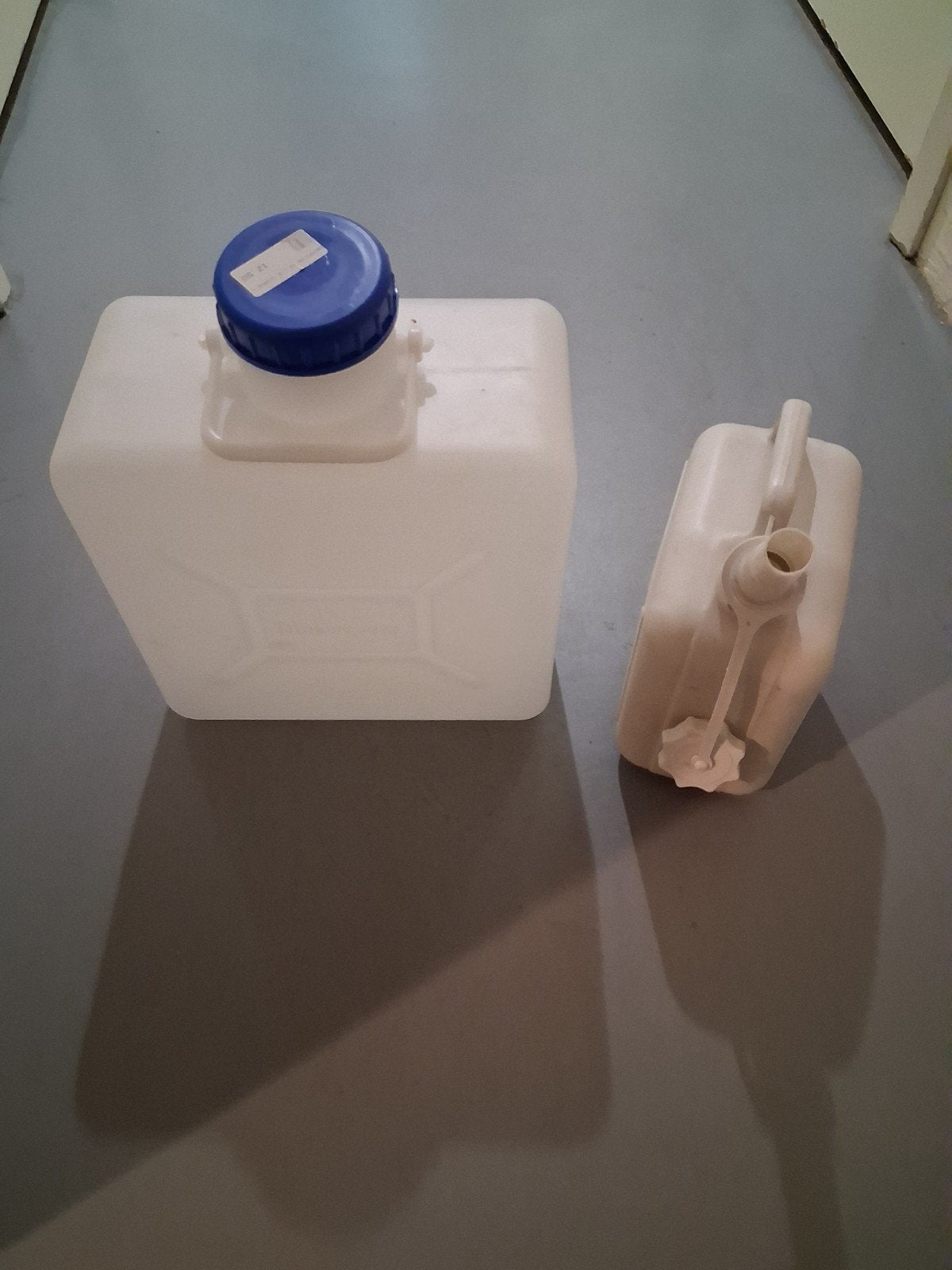 Set van 2 jerrycans (5L en 20L), Ophalen, Gebruikt