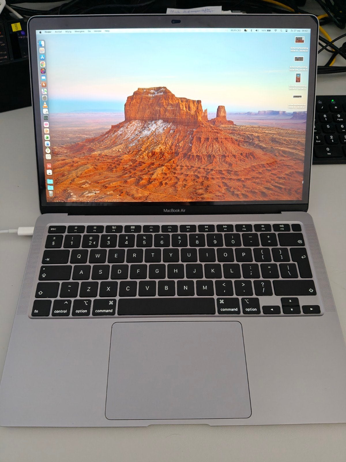 MacBook Air 13 inch 2020 8GB 250GB met Mteck hub, Computers en Software, Ophalen, Gebruikt, 256 GB, 8 GB