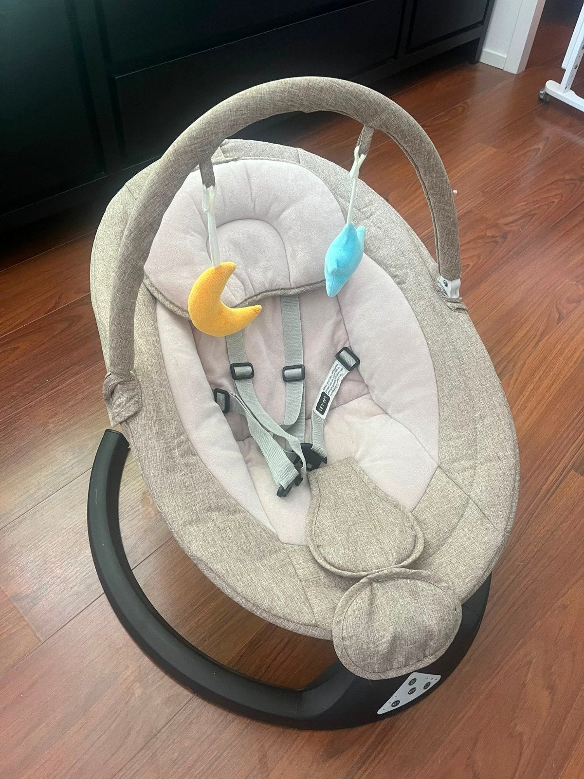 Bebies First Baby Swing Schommelstoel Beige, Ophalen, Gebruikt