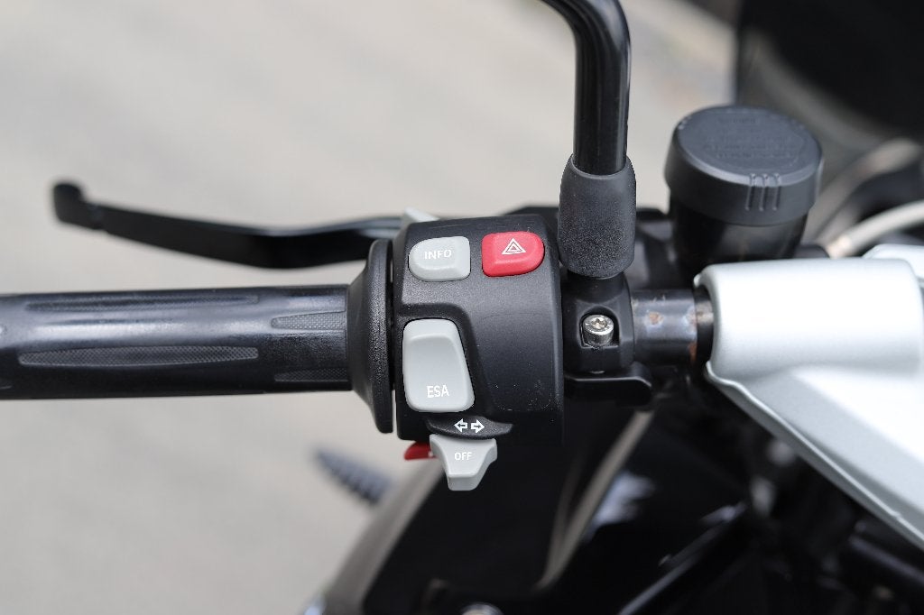 Foto 16 van BMW K1300R | 29.950 km | ESA | Quickshifter | RDC | Historie