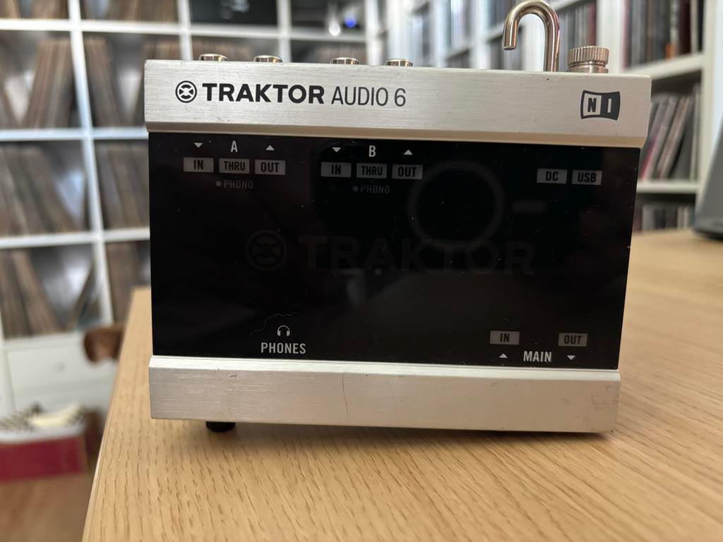 Native Instruments Traktor Scratch Audio 6 Interface, Ophalen of Verzenden, Zo goed als nieuw