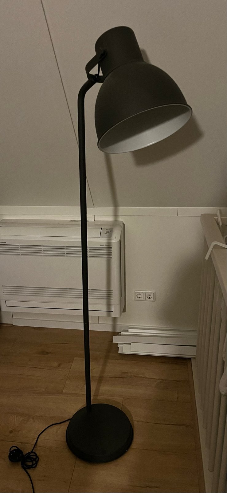 IKEA Hektar staande lamp - Goede staat, Ophalen, E27 (groot), Zo goed als nieuw, Metaal