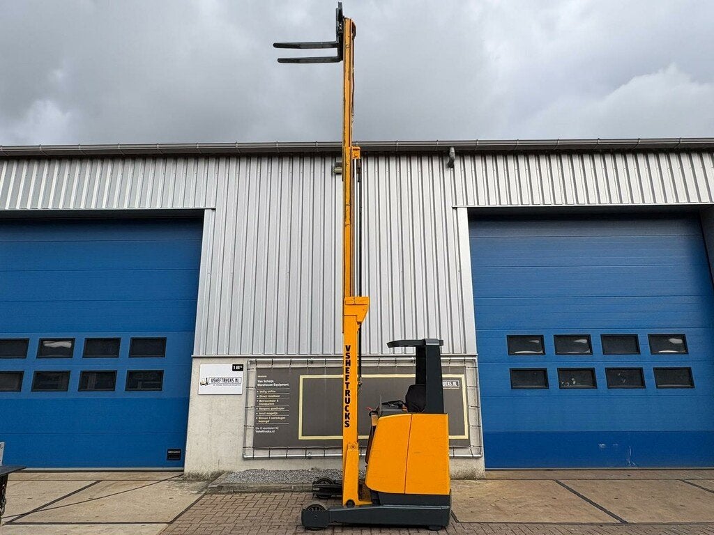 VS-23145 Reachtruck Jungheinrich ETVA 16 6500mm, Friedrich-Ebert-Damm 129
22047  Hamburg, Jungheinrich, Info@jungheinrich.de, 1000 tot 2000 kg
