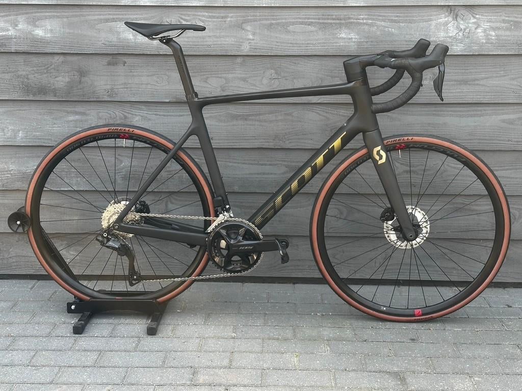 Nieuw!! Scott Addict RC15 Disc ,XL / 58 cm, 105 R-7150 Di2, 28 inch, Carbon, Nieuw, 57 tot 61 cm