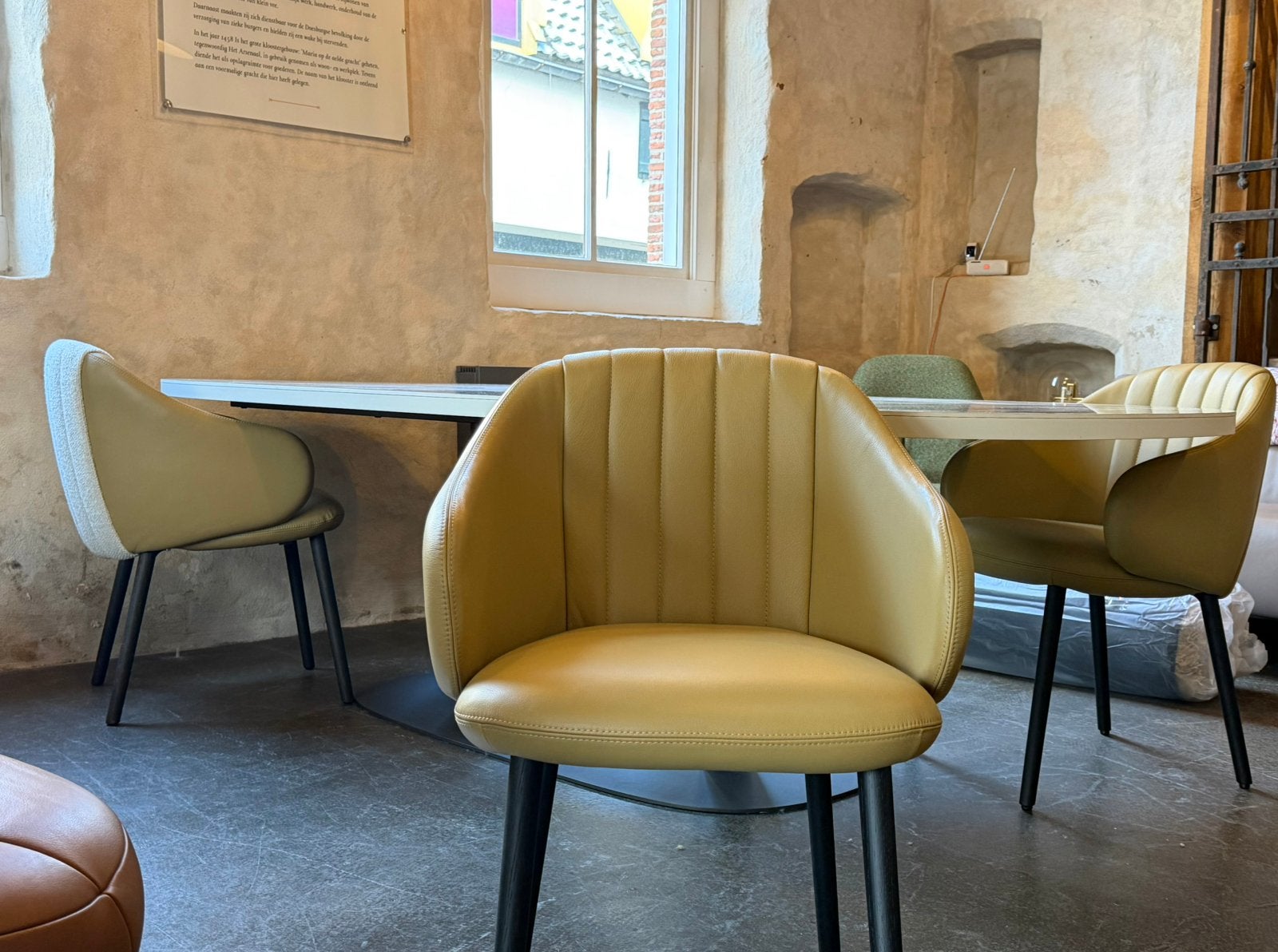 SALE 4 Leolux Baani stoelen, Huis en Inrichting, Stoelen, Ophalen, Nieuw, Stof, Vijf, Zes of meer stoelen